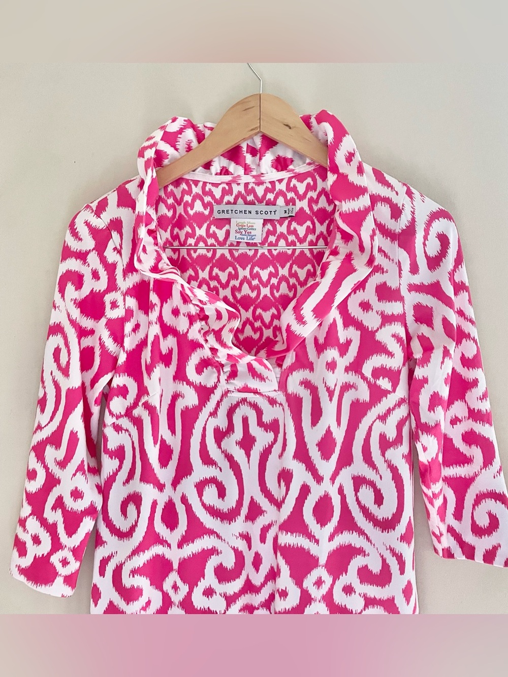 Gretchen Scott Dress Ruffle Neck Arabesque Pink Size M Stretch- LIKE NEW - Picture 3 of 9